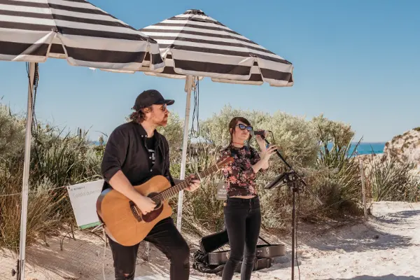 Live music at Pinky