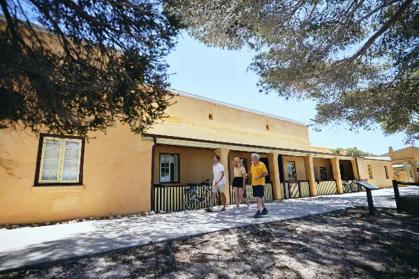 Walking through settlement